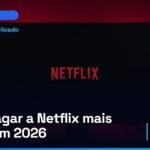 Televisão com o logo da Netflix na tela e luz vermelha na parede (foto: Thibault Penin / Unsplash)
