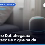 Caixa de som inteligente redonda com anel de luz azul numa mesa de cabeceira de madeira, em um quarto de manhã (imagem ilustrativa gerada por IA)